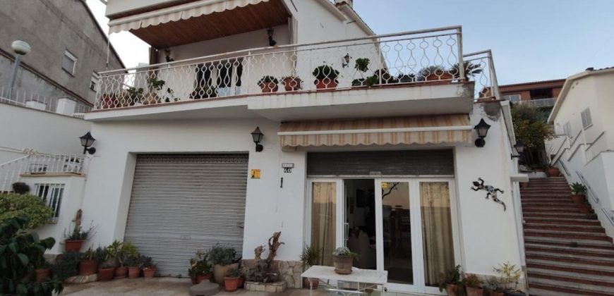 Casa unifamiliar en venta en Can Roca-Muntanyeta – Ref. CS001365EA