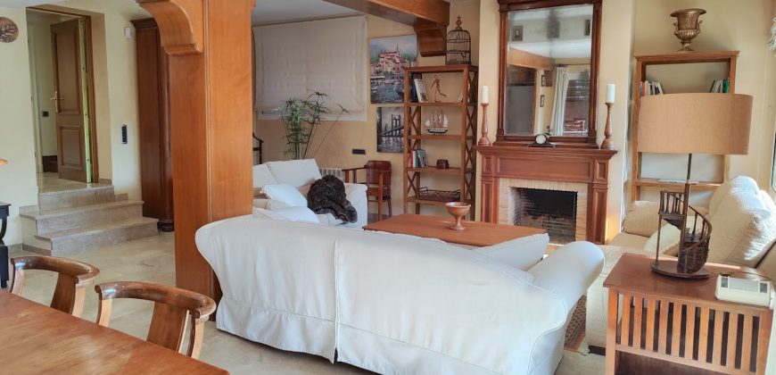 Casa unifamiliar en alquiler en Montmar, Castelldefels – Ref. CS001394EA