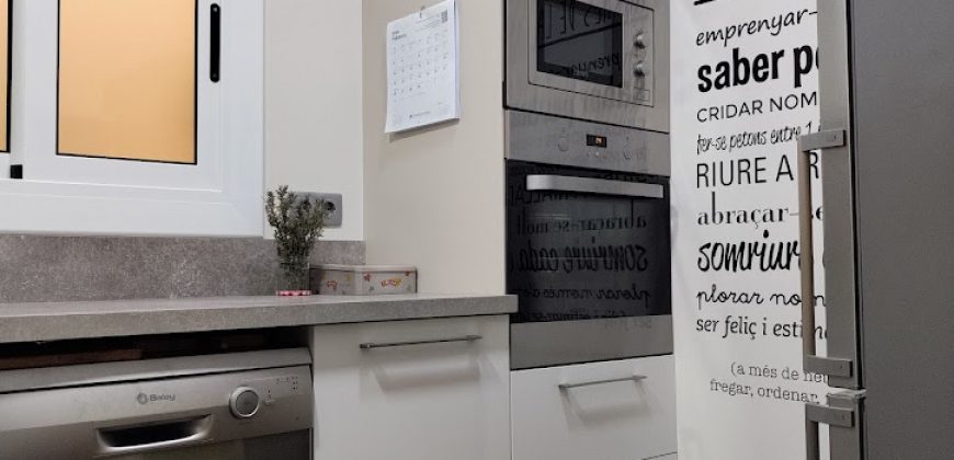 Ático en venta en Castell-Poble Vell – Ref. CS001463EA