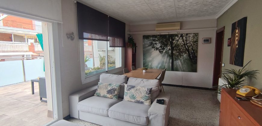 Ático en venta en Castell-Poble Vell – Ref. CS001463EA
