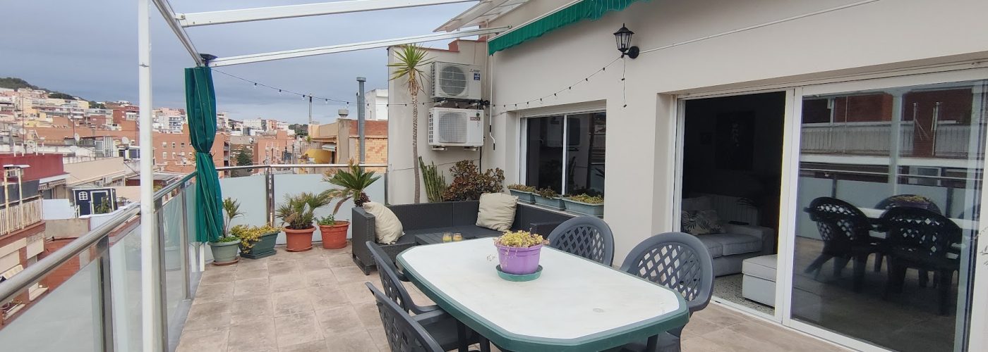 Ático en venta en Castell-Poble Vell – Ref. CS001463EA