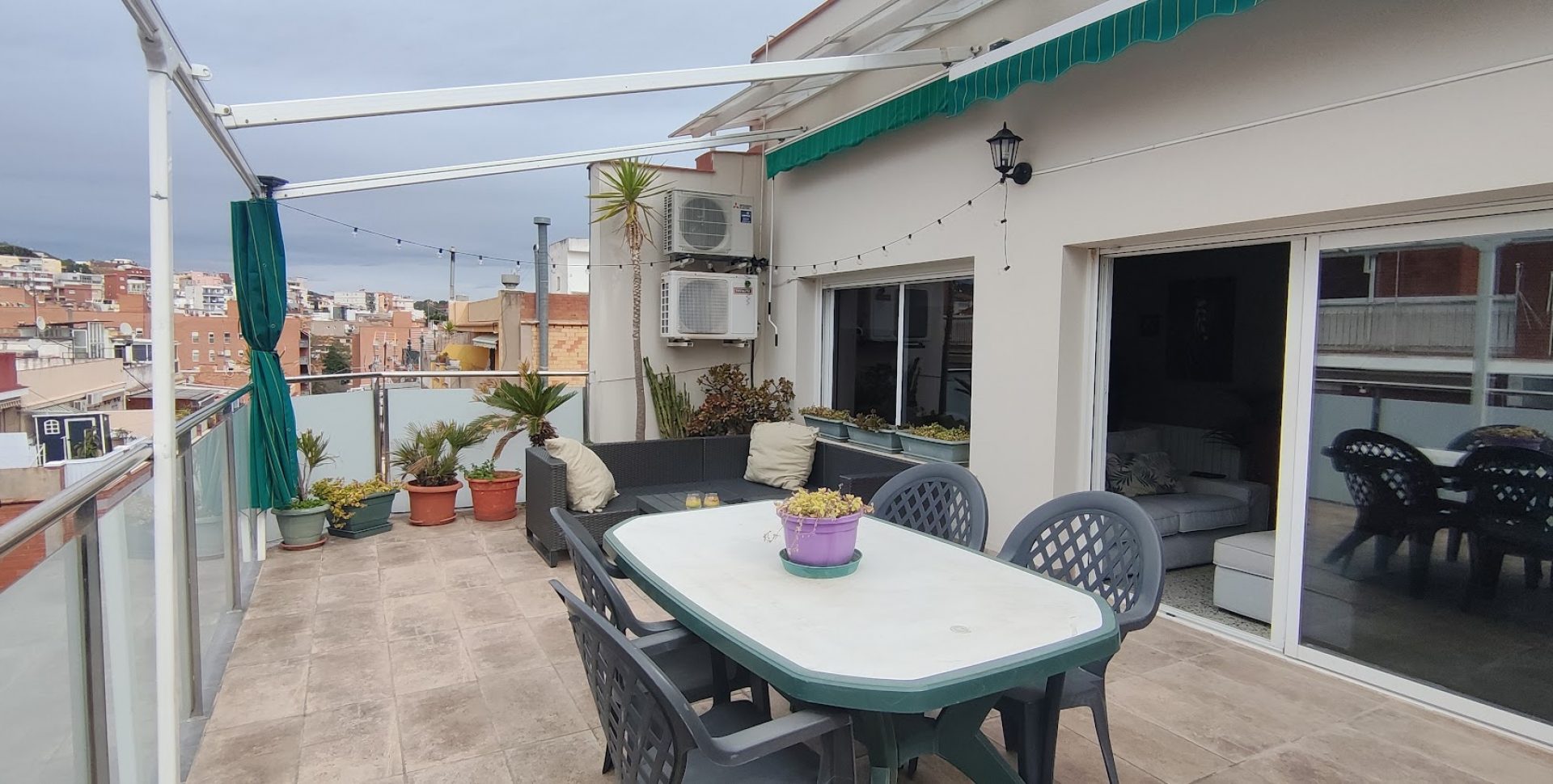 Ático en venta en Castell-Poble Vell – Ref. CS001463EA