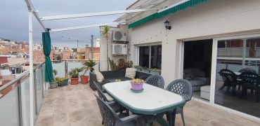 Ático en venta en Castell-Poble Vell – Ref. CS001463EA